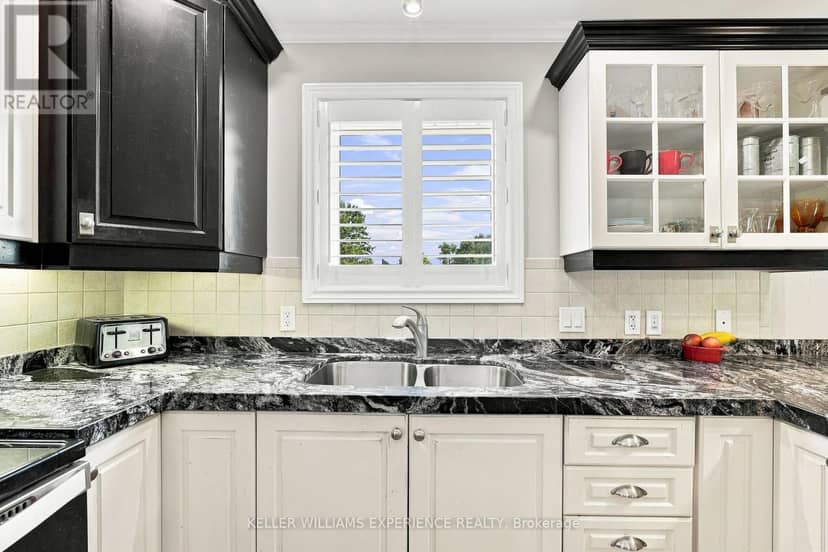 2438 Amigo Drive — photo 9 of 40