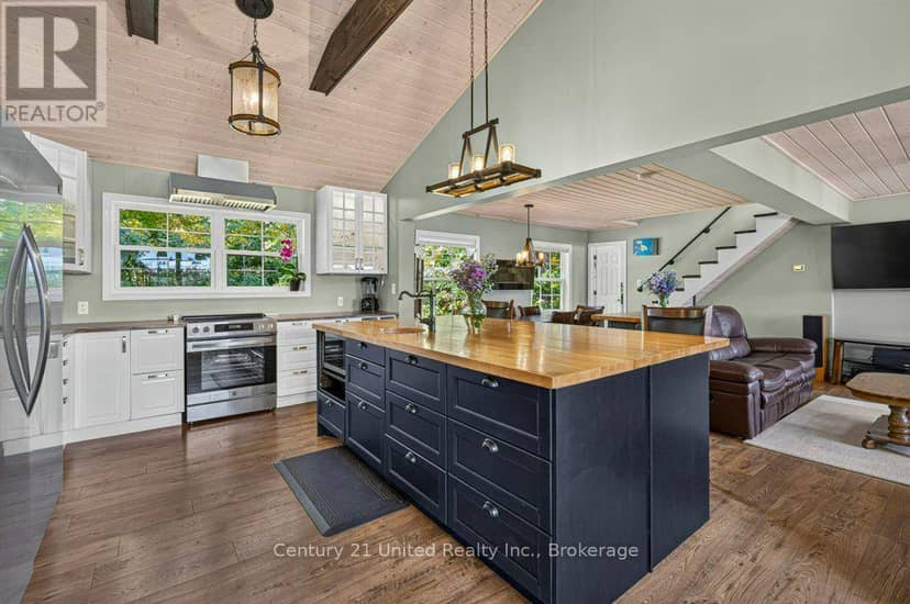 37 Northey's Bay Road — photo 9 of 40