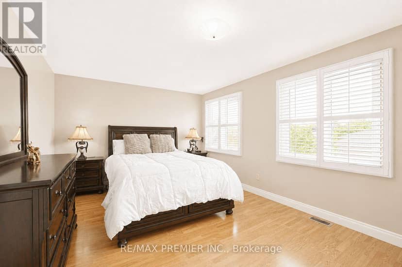 55 Deerpark Crescent — photo 24 of 40