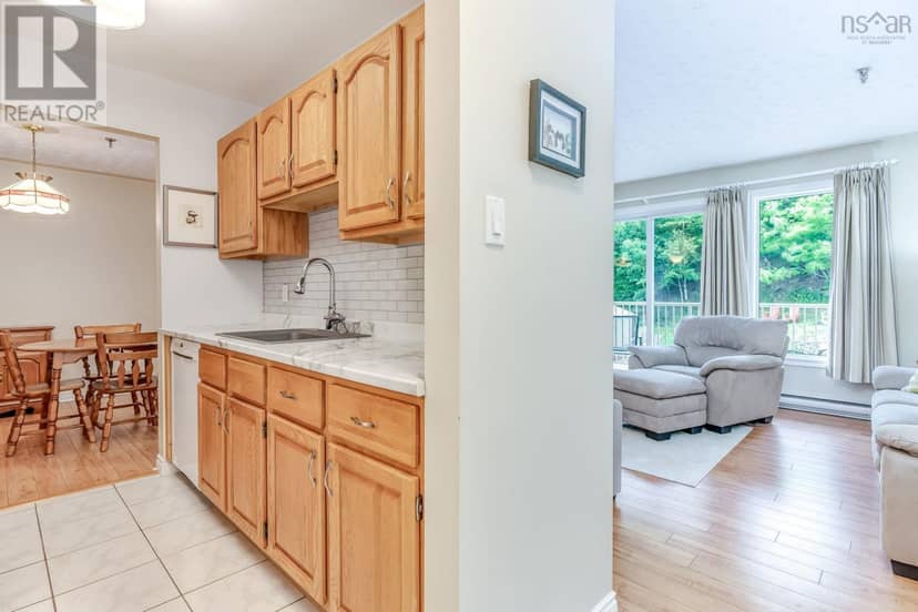 15 70 Collins Grove — photo 3 of 33