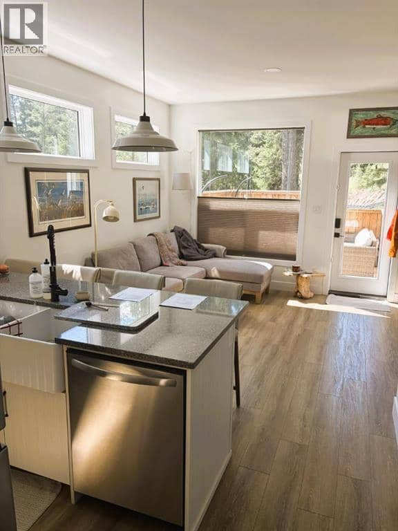 105 Pine Point, Blairmore, photo 5