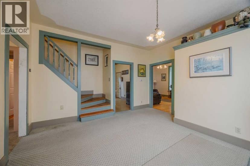 15 Elma Street W — photo 10 of 35