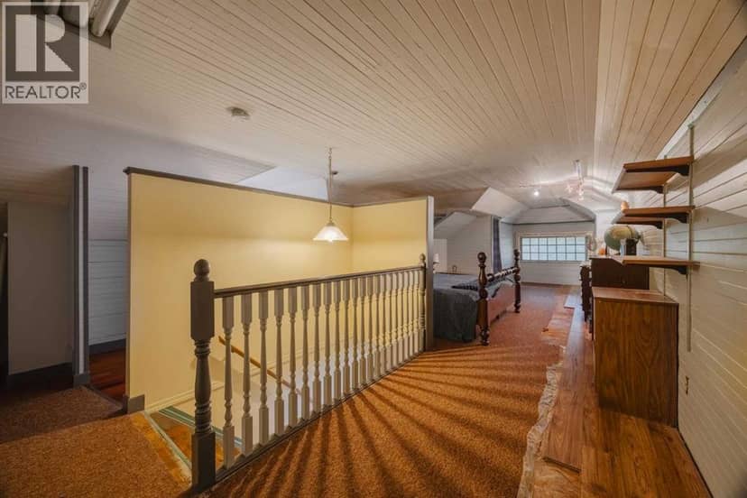 15 Elma Street W — photo 22 of 35