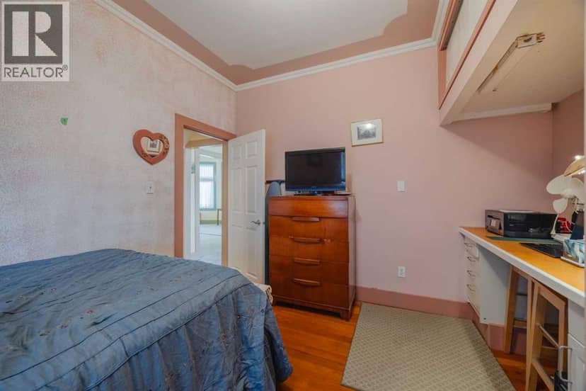15 Elma Street W — photo 21 of 35