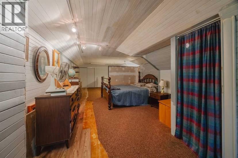15 Elma Street W — photo 24 of 35