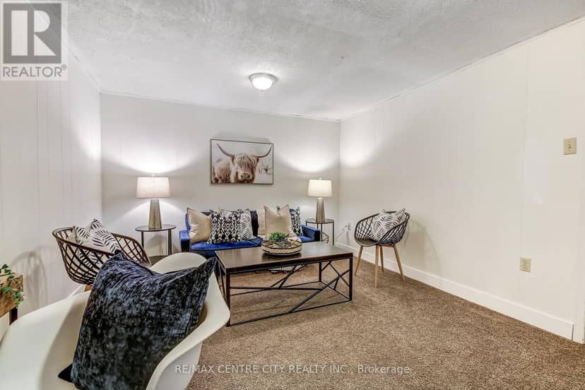 30 - 101 Highview Avenue E — photo 15 of 19