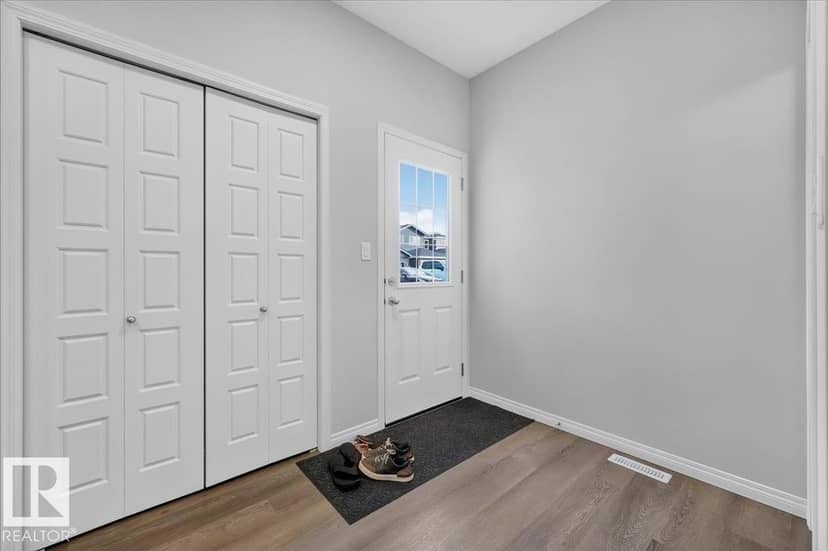3716 42 AV — photo 18 of 40