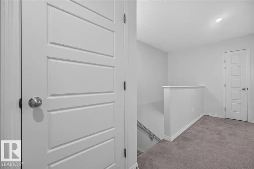 3716 42 AV — photo 32 of 40