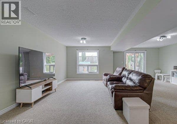 37 WINGFIELD Avenue — photo 23 of 36