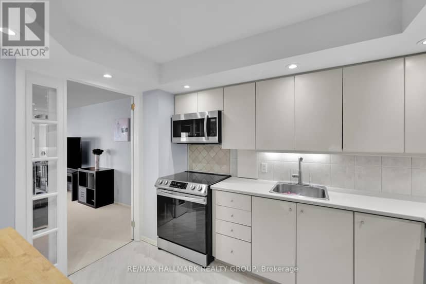 810 - 151 Bay Street, Ottawa, photo 7