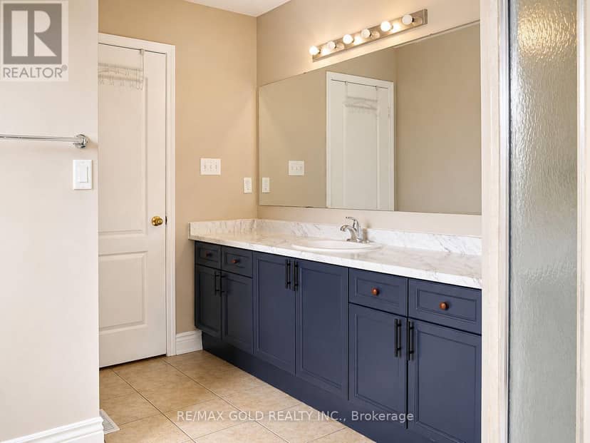 24 Gander Crescent — photo 12 of 37