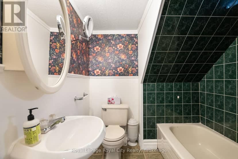 98 Waterloo Avenue — photo 16 of 36