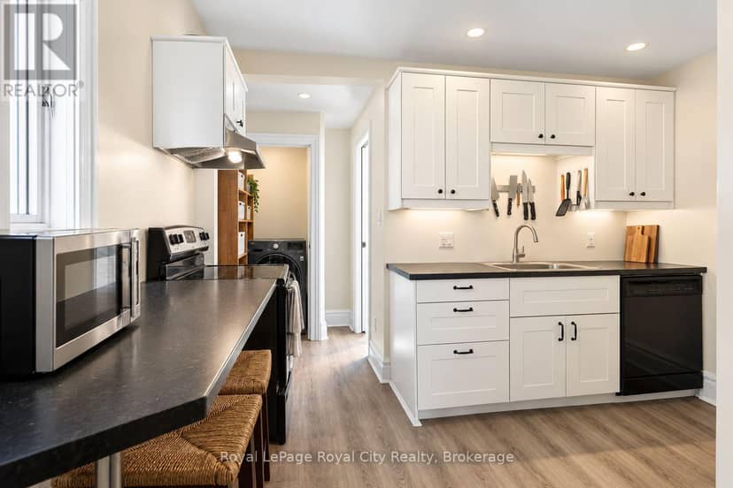 98 Waterloo Avenue — photo 23 of 36