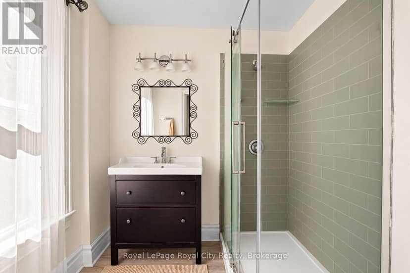 98 Waterloo Avenue — photo 24 of 36