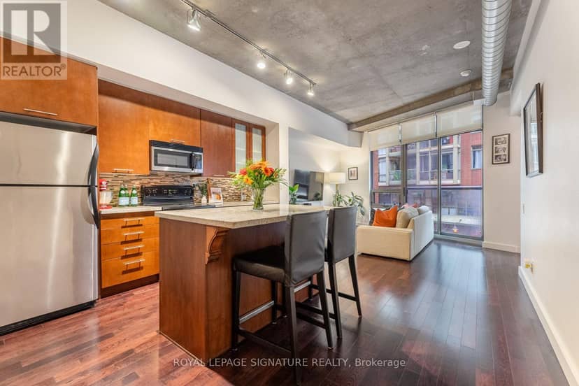 210 - 33 Mill Street — photo 2 of 40