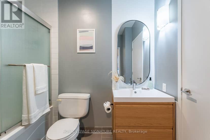 210 - 33 Mill Street — photo 23 of 40