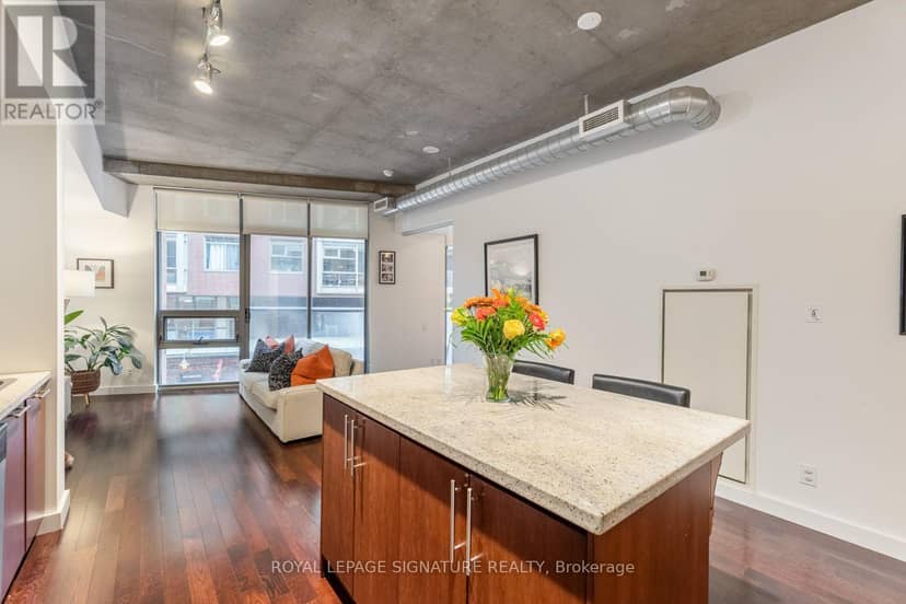 210 - 33 Mill Street — photo 3 of 40