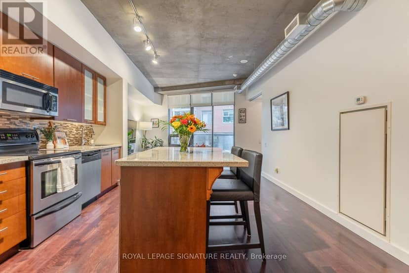 210 - 33 Mill Street — photo 4 of 40