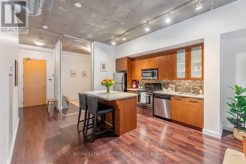 210 - 33 Mill Street — photo 5 of 40