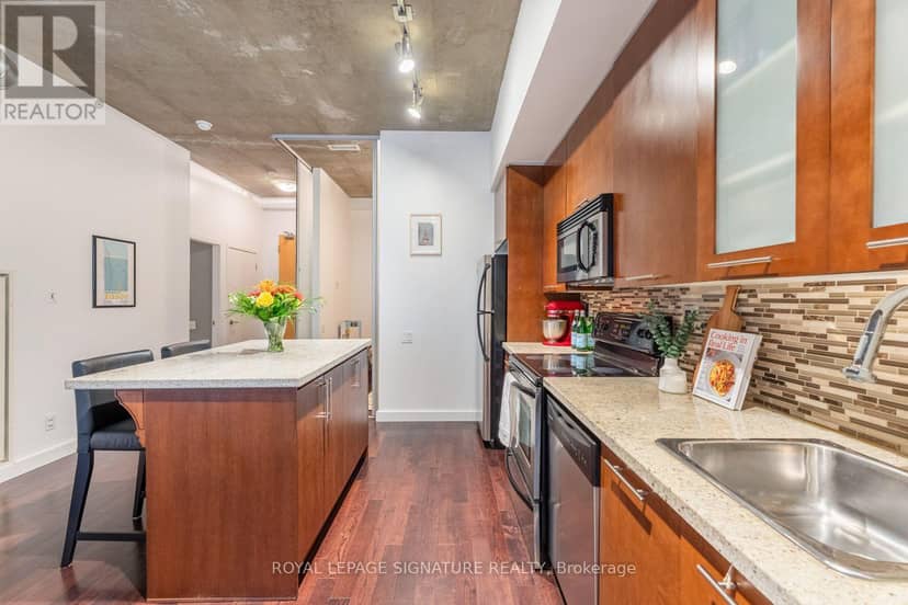 210 - 33 Mill Street — photo 7 of 40
