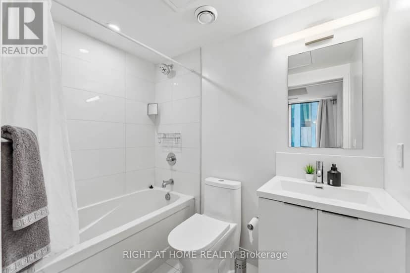 416 - 121 St Patrick Street — photo 9 of 10