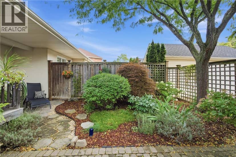 25 BALMORAL Drive — photo 33 of 40