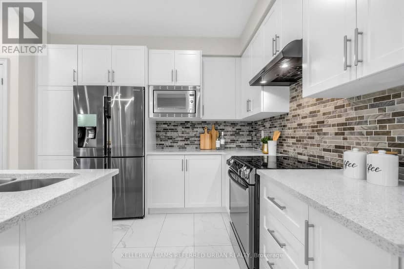 6 Sharonview Crescent — photo 12 of 33