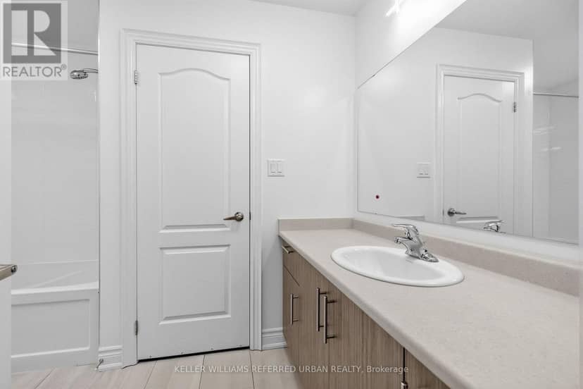 6 Sharonview Crescent — photo 22 of 33