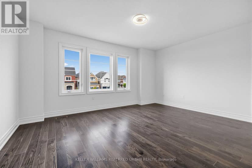 6 Sharonview Crescent — photo 24 of 33