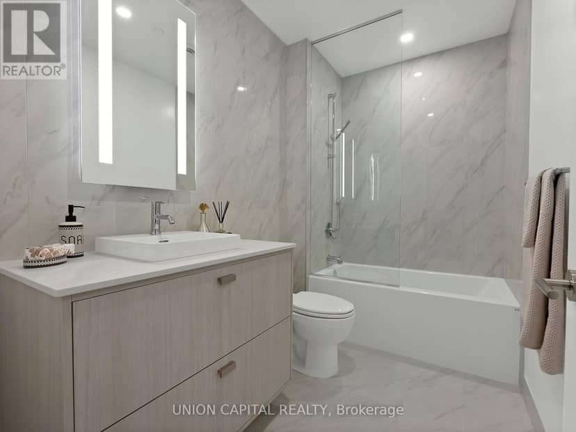209 - 397 Royal Orchard Boulevard — photo 18 of 40