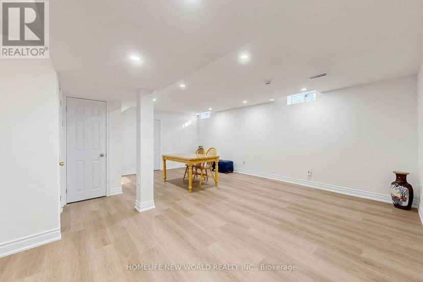 65 Tangmere Crescent — photo 24 of 35