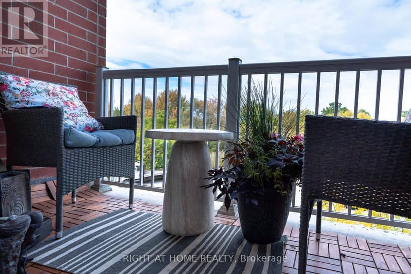202 - 15450 Yonge Street — photo 17 of 23