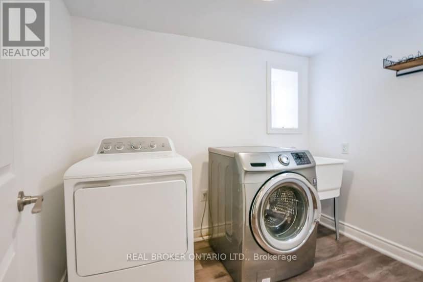 217 John Street — photo 17 of 40