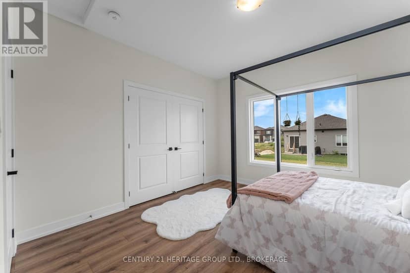 60 Dusenbury Drive, Loyalist, photo 6