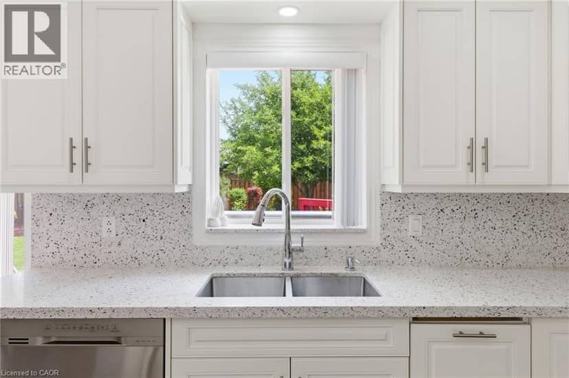 135 BLACKBURN Drive — photo 19 of 40