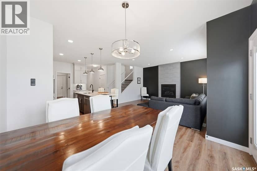 578 McFaull CRESCENT — photo 3 of 40