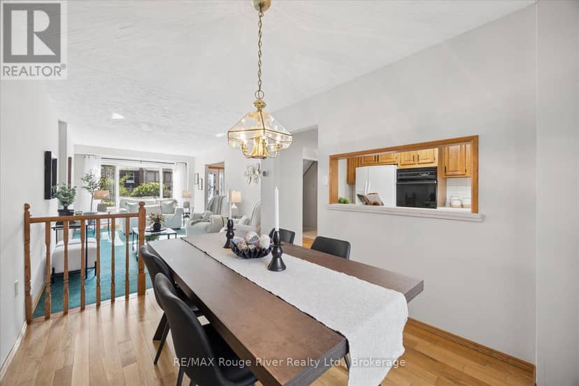 748 Hillcroft Street — photo 9 of 29