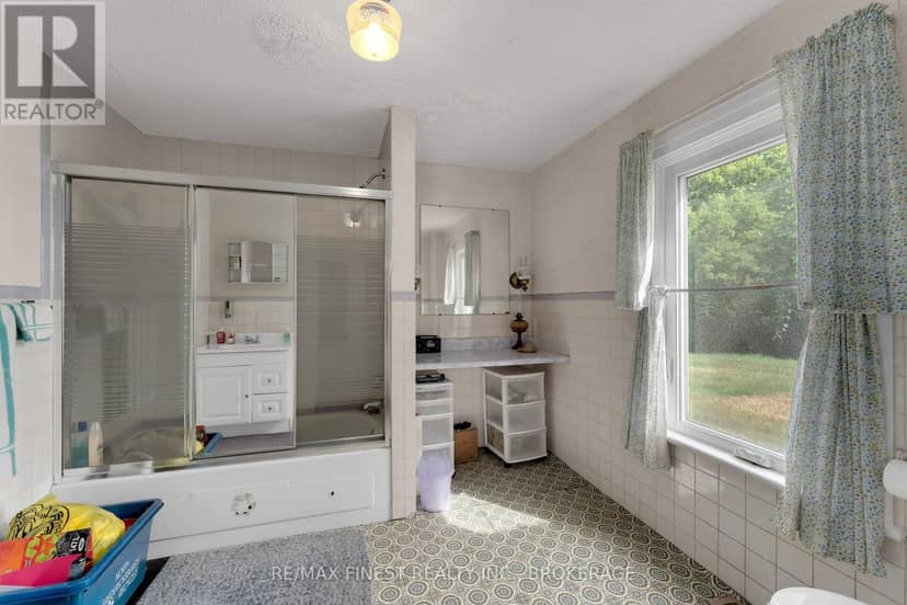 291 Hambly Road — photo 14 of 37