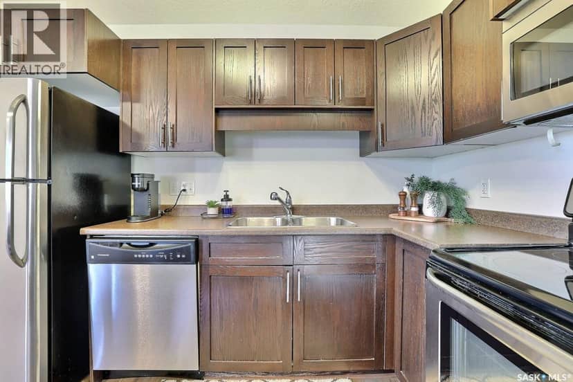 113 5521 Blake CRESCENT — photo 9 of 23