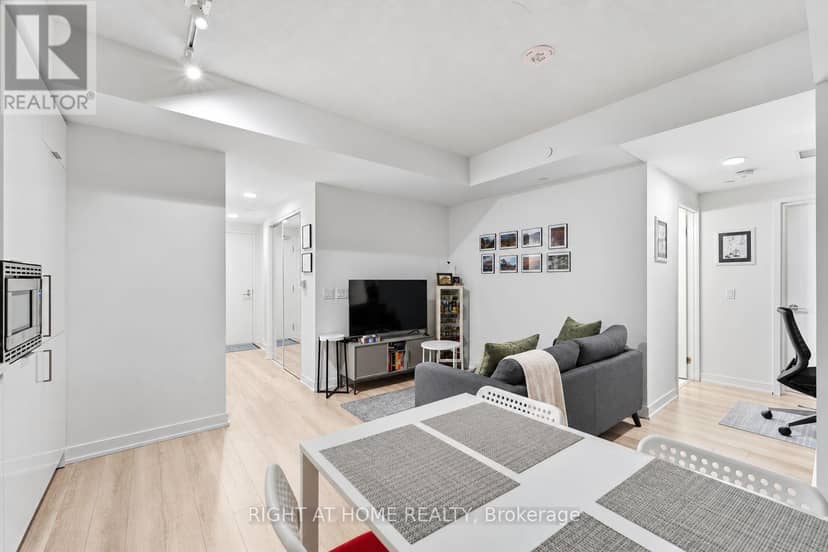 803 - 238 Simcoe Street, Toronto, photo 4