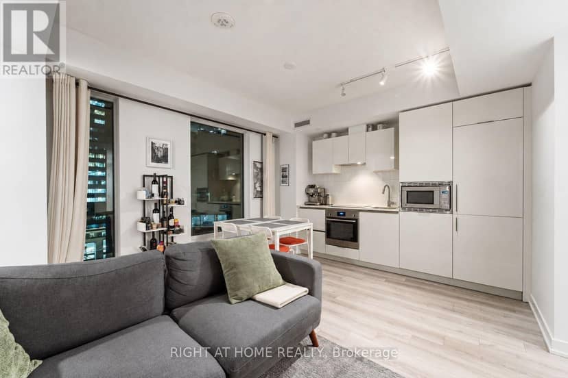803 - 238 Simcoe Street, Toronto, photo 8