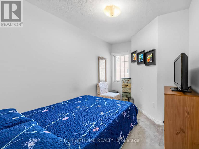 46 - 50 Strathaven Drive — photo 17 of 32
