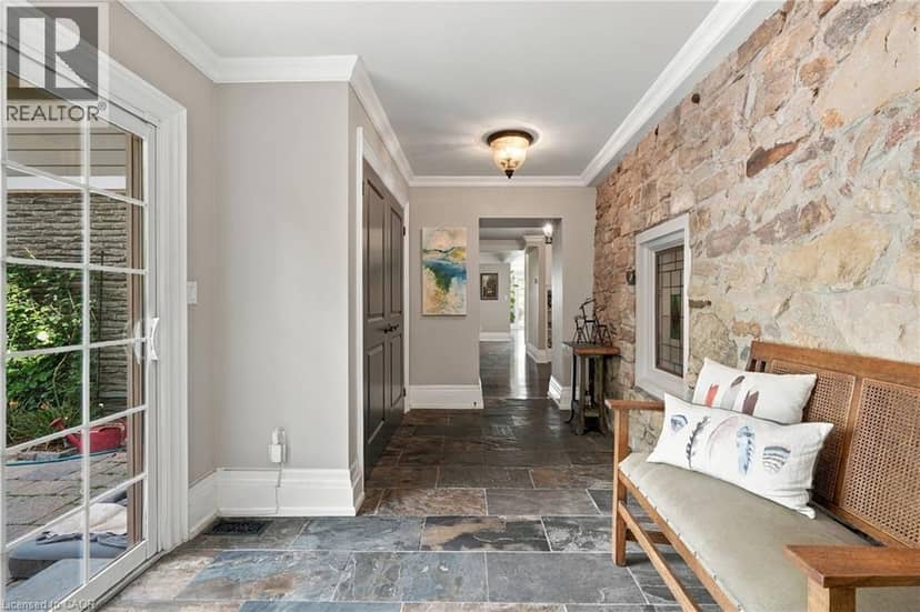 5062 WALKERS Line, Burlington, photo 6