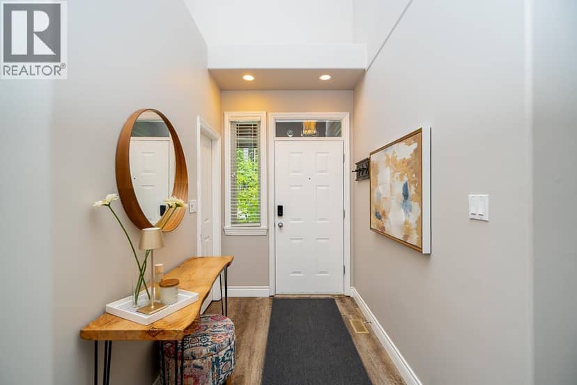 25 1705 PARKWAY BOULEVARD, Coquitlam, photo 6