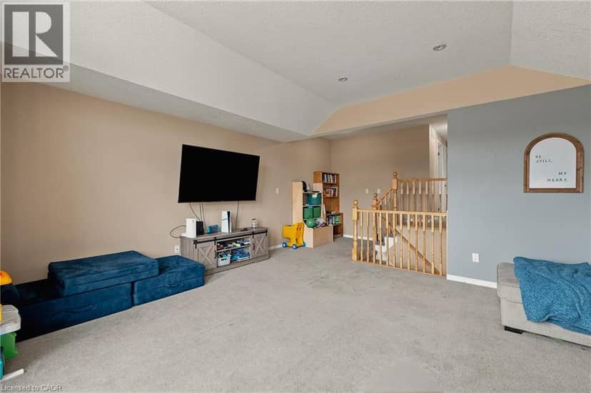 742 ROGERS Road — photo 16 of 33