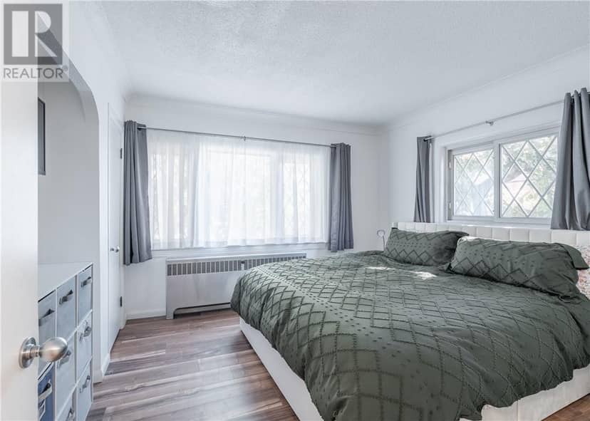 33 Eyre Street — photo 13 of 34