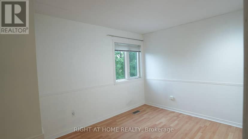 672 Farmbrook Crescent — photo 21 of 32