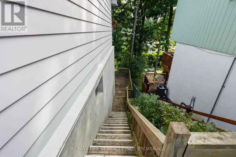 933 Mayfair Crescent — photo 36 of 40