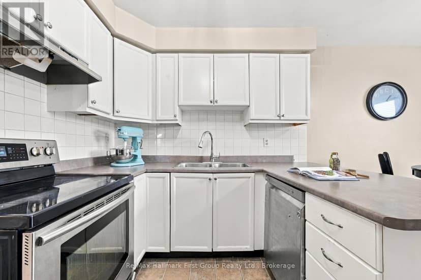 919 Heenan Court — photo 13 of 40