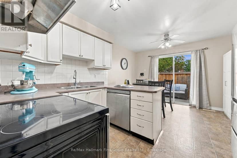 919 Heenan Court — photo 9 of 40